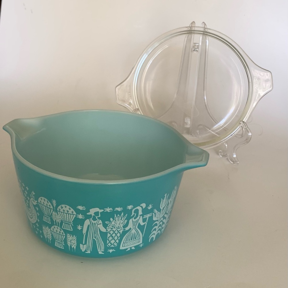 Pyrex Amish Butter Print 1 qt. With Lid